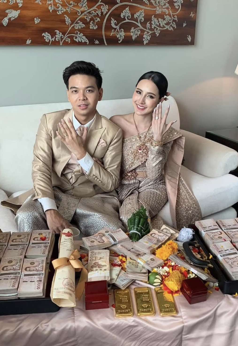 ตอบกลับ @nutha การเป็นคู่ชีวิตที่ดี จะทำให้เราชีวิตเราดีขึ้น 100% พ่อแซกแม่เมย์สมัยวัยสะรุ่นค่าบพี่พี่💖🫶🏻🙏🏻 #เมย์พรีมายา #แซกพรีมายา #พ่อแม่น้องแฝดโซลโมเน่ #ครอบครัวพรีมายา #เมเมแซะแซะของอันอัน 💍🤵🏻‍♂️👰🏻‍♀️🫶🏻💖