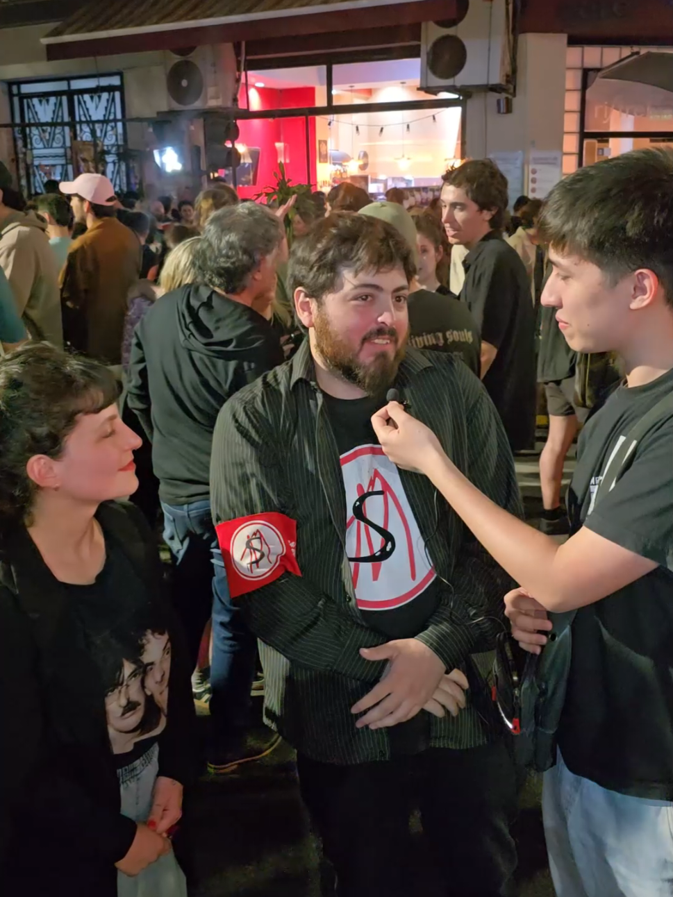 ¿Como fue organizar la vigilia de Charly García? Los chicos de @Tapita asi lo explican - #charlygarcia #saynomore #lalogicadelescorpion #losflacosatemporales  - SNM 🎹♦️♠️