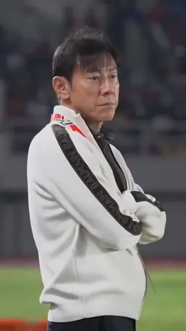 kami adalah suporter yg tulus yg mendukung timnasnya sepenuh hati bukan kalian para petinggi PSSI yg sarat akan kepentingan pribadi n ego pribadi #revolusipssi #timnasindonesia  #ultrasgaruda  #erikthohirout