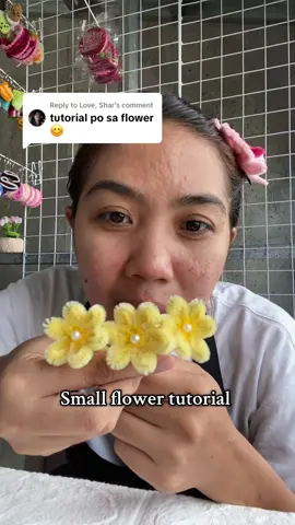 Replying to @Love, Shar Pinaka madaling fuzzy wire flower  #fuzzywires #fuzzywireflowers #fuzzywirecrafts #fuzzywire #tutorial 