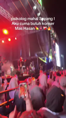Cuma butuh vitamin HS saja karna psikolog Mahal !!😅❤️‍🩹💊💉🫀@AFTERSHINE OFFICIAL @Hasantoysss @hsntyslive #aftershine #ambyar #konser #hasantoysss #fyp #metro #metrolampung #fypage #fypviralシ 