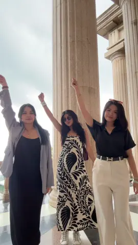 girls on tour @yaning @gwen #beach #OOTD #fyp #foryou 