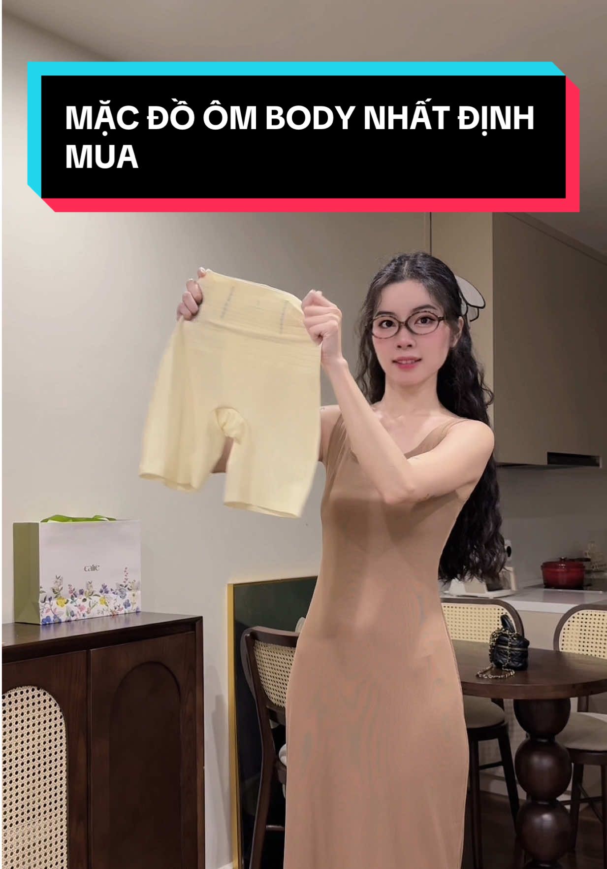 Phụ kiện mặc đồ đẹp là không thể thiếu em này #nanakimdua #callalady #quangenbung