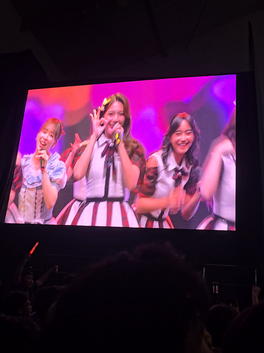 OH MY PUMPKIN JKT48 X AKB48 at personal meet & greet sister reunion #jkt48 #jkt48newera #akb48group #graciajkt48 