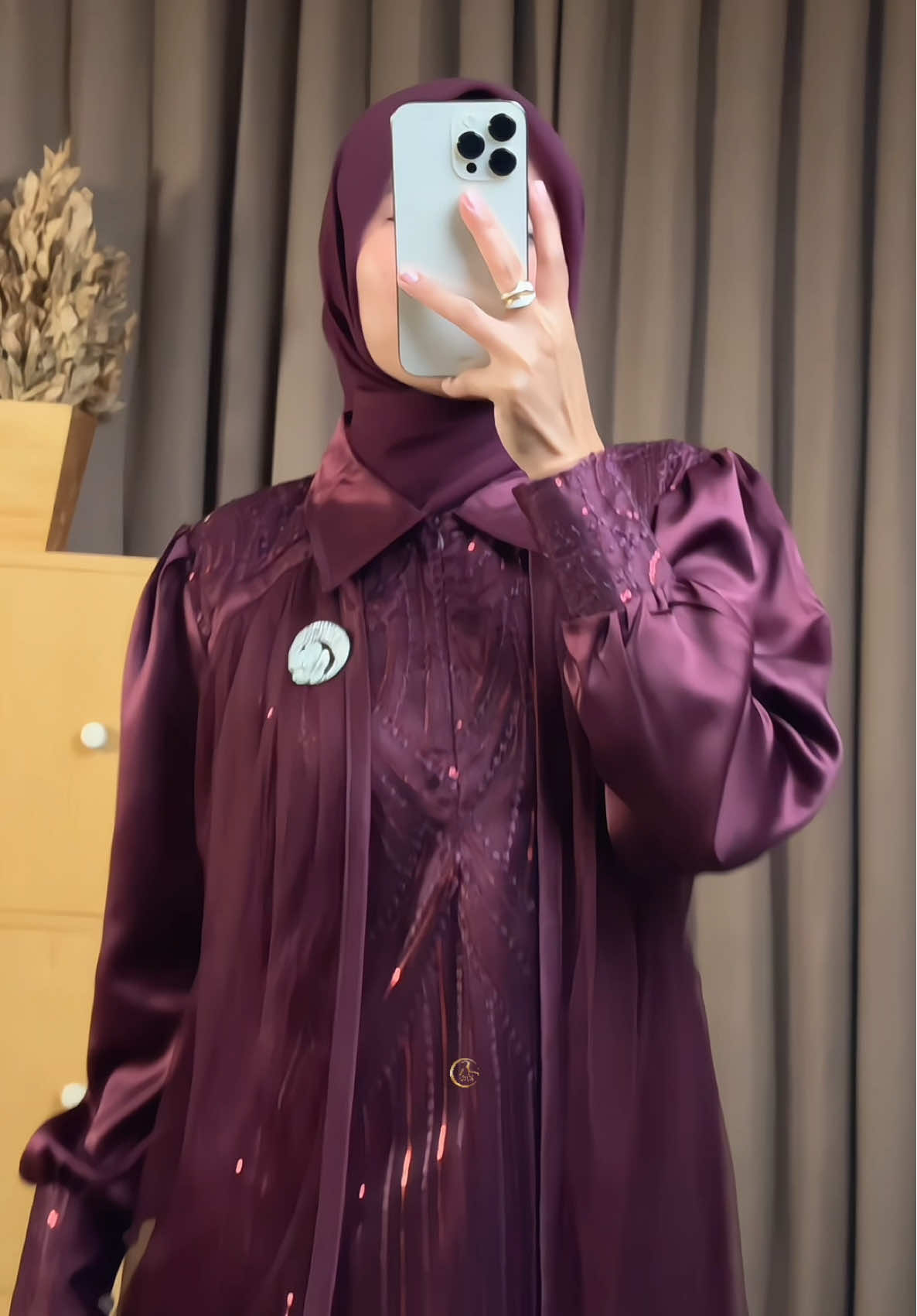 Mau dipakai Lebaran ataupun Kondangan sangat Cocok di kenakan 🫶🥰 #dress #dressbrukat #dresskondangan #dresslebaran #burgundy 
