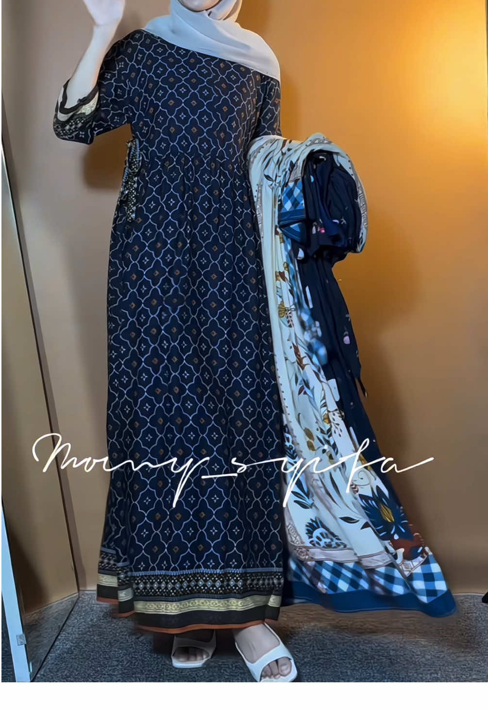 Membalas @Zahraa4j4 tak spill nih warna navy nya, langsung bungkus kak😆 #daster #dasterrayon #dasterviral 