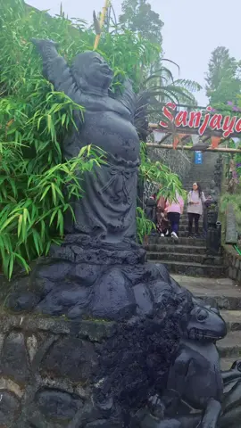 pesona bukit sanjaya#promomakangajian #bukitsanjayaseloboyolali #wisatajawatengah #wisatajawatengah #wonderfulindonesia 