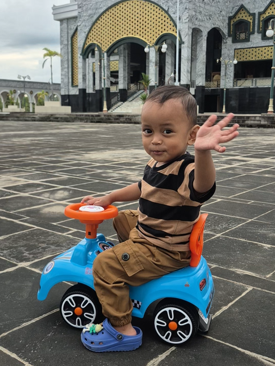 Mainan Mobil-mobilan anak yang bisa dinaiki #mainananak #mainanmobilmobilan #mobilmobilanbisadinaiki #mobiltunggang 