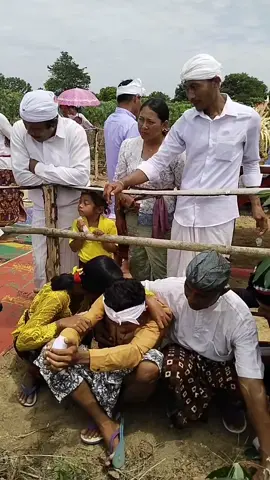 nyanjan pemangku prajepati desa adat paguyuban register 45 mesuji 🙏🏼🙏🏼 RAHAYU 😁 #vidioviral #balinese #fypシ゚viral 
