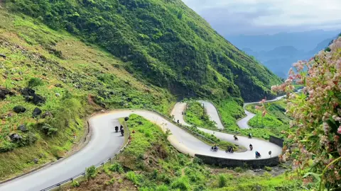 Đi Hà Giang chắc ai cũng phải đi qua đây ít nhất 1 lần ⛰️ #hagiang #dulichvietnam #docthamma #dongvan #dulich 