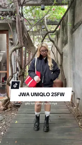 Bener bener ih colab yang ini banyak banget yang bagus😭🤍 gue sih team selalu nungguin drop UNIQLO x JWA- but this one takes the cake! @UNIQLO Indonesia  #uniqloandjwanderson #review #tryonhaul #fallwinter #OOTD