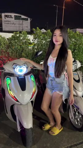 หรีดปี2025พี่ก็มีนะจั๊บ...น้องเขาชอบหรีดนะพวกแกรมีไฟรุ้งกันยังครับ#pcxzoneดินแดง #ไฟรุ้งจําง่าย🌈 #มิต้าช็อป #laedดิว่ะ 