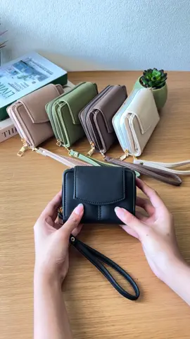 Masa ga pengen dompet murah dan baguss.                        #promomakangajian #dompetmurah #dompetwanita #promoguncang1111 #grosirdompet 