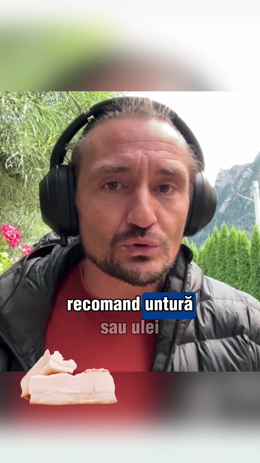 ❓ Cu ce ulei gătesc? La gătit, recomand untură sau ulei de cocos, eu asta folosesc cel mai des. Pentru celelalte tipuri de preparate, aleg uleiul de măsline, mai ales la temperaturi moderate. Nu prăjesc foarte des, dar atunci când o fac, mă bucur conștient de moment și de gust. În plus, mănânc în mod regulat semințe oleaginoase (fistic, alune de pădure, migdale) pentru a-mi asigura aportul de grăsimi polinesaturate și vitamine. Cât de mult contează pentru tine să previi, înainte să fie prea târziu? Pornesc într-un turneu național ISPM dedicat sănătății, prevenției și medicinei integrative! 👉 Accesează: doctorcezar.ro/evenimente pentru detalii despre orașe, locații și bilete. . . . #DoctorCezar #DrCezar #Recomandare #Uleiuri #UleiCocos #Untura #Sanatate #Preventie #StilDeViata #IatiSanatateaInPropriileMaini #foryou #fyp
