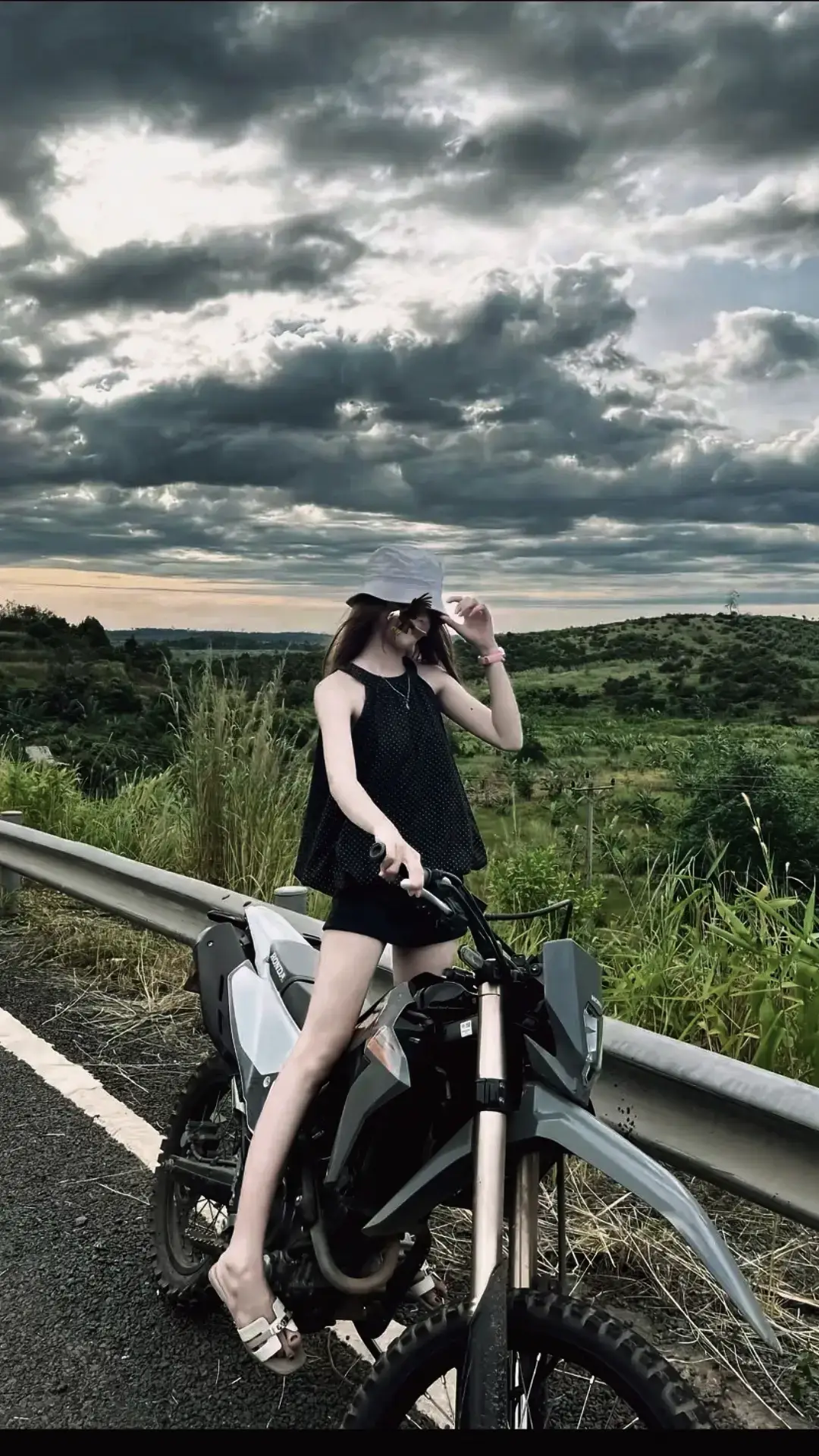 បិទភ្នែកបើកភ្នែក 17 ឆ្នាំមិនដឹងខ្លួន..😌         #fyp #តាកែវផ្ទះខ្ញុំ #ជីវិតត្រូវតែតស៊ូ 