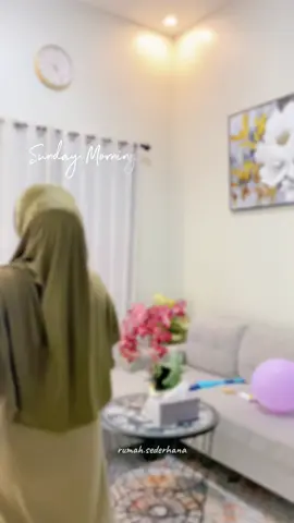 Tim hari minggu maunya libur masak 🙋‍♀️ bengong depan jendela emang paling enak 🫠🫠