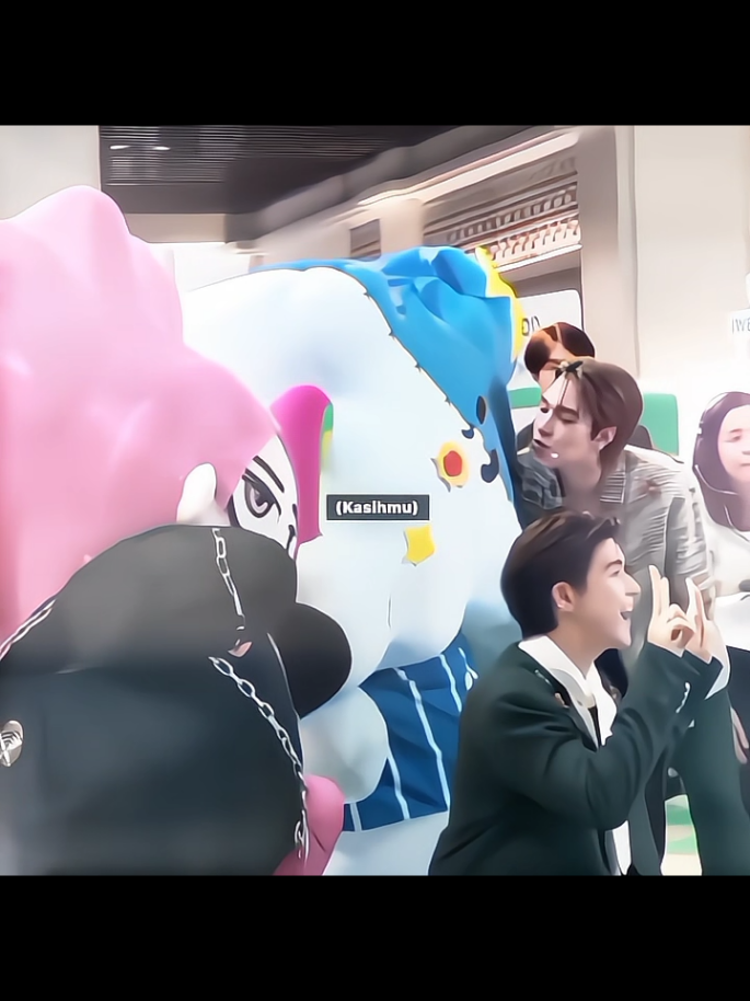 Thank you for giving life to the little things around you, for turning something simple into something meaningful. you’ve come so far, and i hope you know how proud we are of you. Thank you for being born, for holding on even when everything felt heavy. Thank you for still choosing to smile, to stay, and to create moments that mean so much to us, your fans. Thank you for giving life to smyle and neona, for making them a symbol of joy through your hands. we are proud, truly proud of you. Whatever direction you take next, i hope you’ll always have each other to laugh with, to lean on, and to share those little moments with us. you are both loved, by so many people. Thank you once again, for everything for us, for smyle and neona, and for each other. 🤍 #skywongravee #hirunkit_ #neona #smyle #skynani 