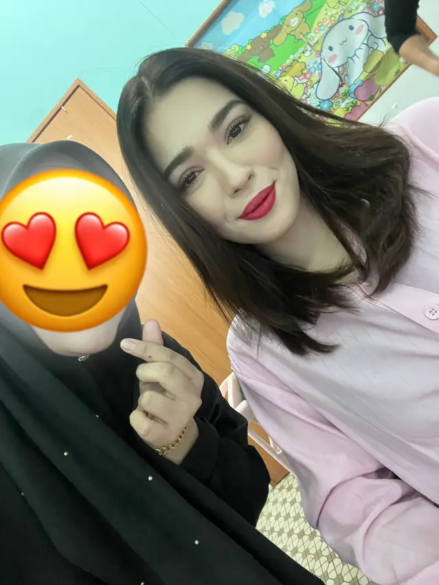 Thank you sebab dtng Saloon kami 🥹🫶🏻❤️Aku kasih nmpk kamu mukanya jaklah sebab muka kami pucat🤣🤣😭 #artismalaysia #fyppppppppppppppppppppppp #fypforyou 