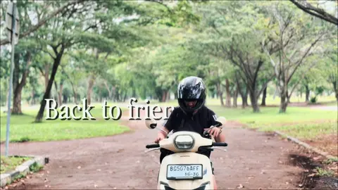 Romansa bukan sekedar hanya taburan pupuk mengembangkan tanaman, lalu di petik hasilnya, tapi bagaimana cara  menyiram, mengobati, mendapatkan cahaya,perawatan yang cukup, pemberian pupuk yang maksimal sehingga dijadikan satu ikatan yang bisa disebut sebagai PROSES, yang kemudian hari dapat dicapai hasilnya….  Hubungan yang rumit, konflik batin, ketidakseimbangan perasaan, kesulitan menerima kenyataan, menerima kenyataan dengan lapang dada….  Menjadi satu dalam sebuah makna syair lagu, Back to friends- sombr  #cinematic #cinematicvideo #iphone16promax 