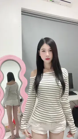 Áo lệch vai xinhh