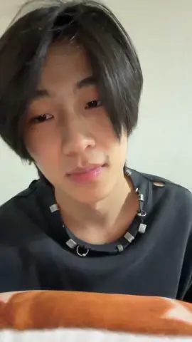 Adekkkk bareface ganteng bangett🥰 first time live malu-malu doi wkwk mana gigling teruss😭🤣#nianboheng #니안보행 #年博恒 #nianlive 