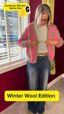 🎄 Christmas Gift Idea: Add a Pop of Colour to Winter! 💗💚 Brighten up cold days with the Colorblock Cardigan — a bold, statement knit that brings instant style and warmth. With its oversized fit, drop shoulders, and playful colour mix, it’s the perfect cosy layer for winter coffee runs, brunch dates, or gifting season. ☕✨ This chunky knit feels as good as it looks — soft, comfy, and effortlessly chic. Pair it with jeans or a simple tee for that cool-girl casual vibe. Perfect for: 🎁 Gifting your most stylish friend 💅 Adding colour to neutral wardrobes 🌈 Winter layering with personality 🧶 Affordable, statement knitwear Make it your go-to cosy gift — warm, fun, and totally TikTok-worthy. 💫 #ChristmasGiftIdeas #WinterFashion #TikTokShopFinds #GiftGuide2025 #KnitwearSeason 