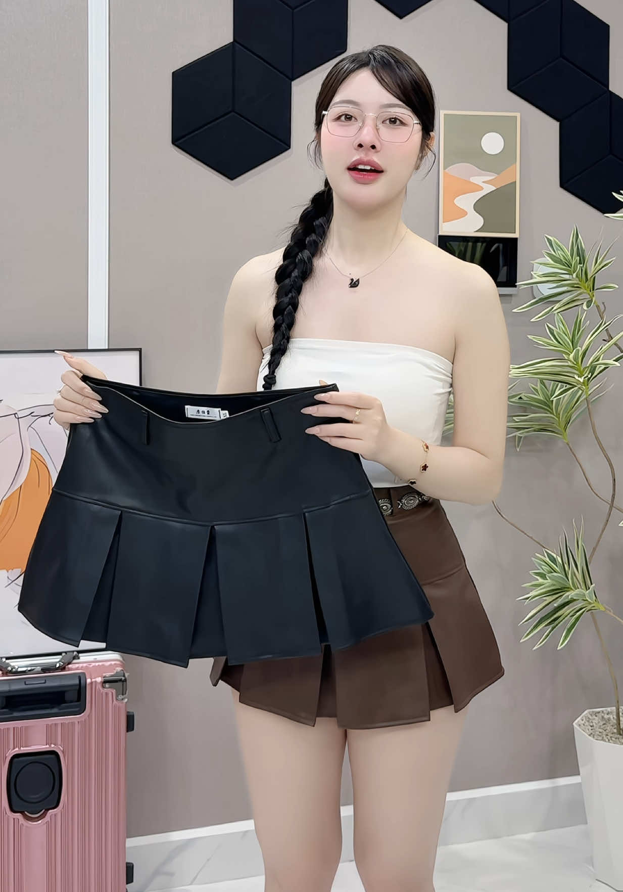 Chân váy da xếp ly mặc xinh nha #chanvayda #chanvayxeply #chanvayxinh #viral 