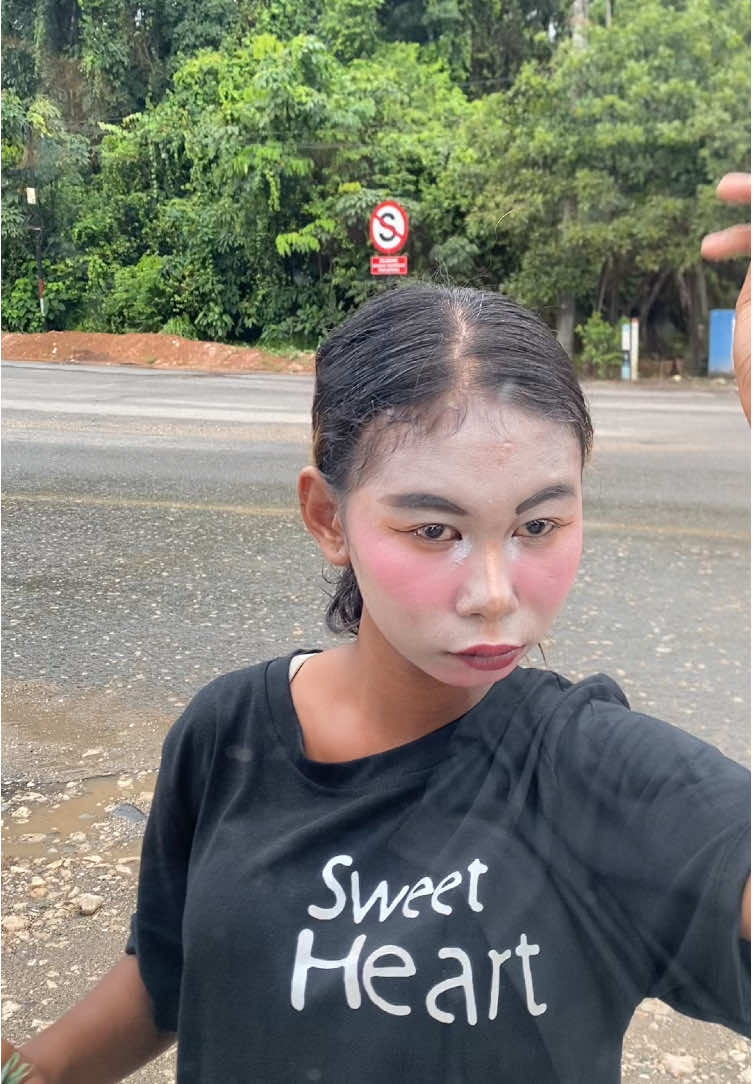 Liwarrr glowing nya 🤣  #sandradewi #simpangwara #kalimantan #fypp 