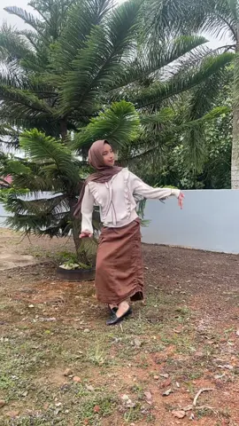 #akimanang #taridayak #taridayakkalimantan #akimanangbeliyak #lagudayakviral l