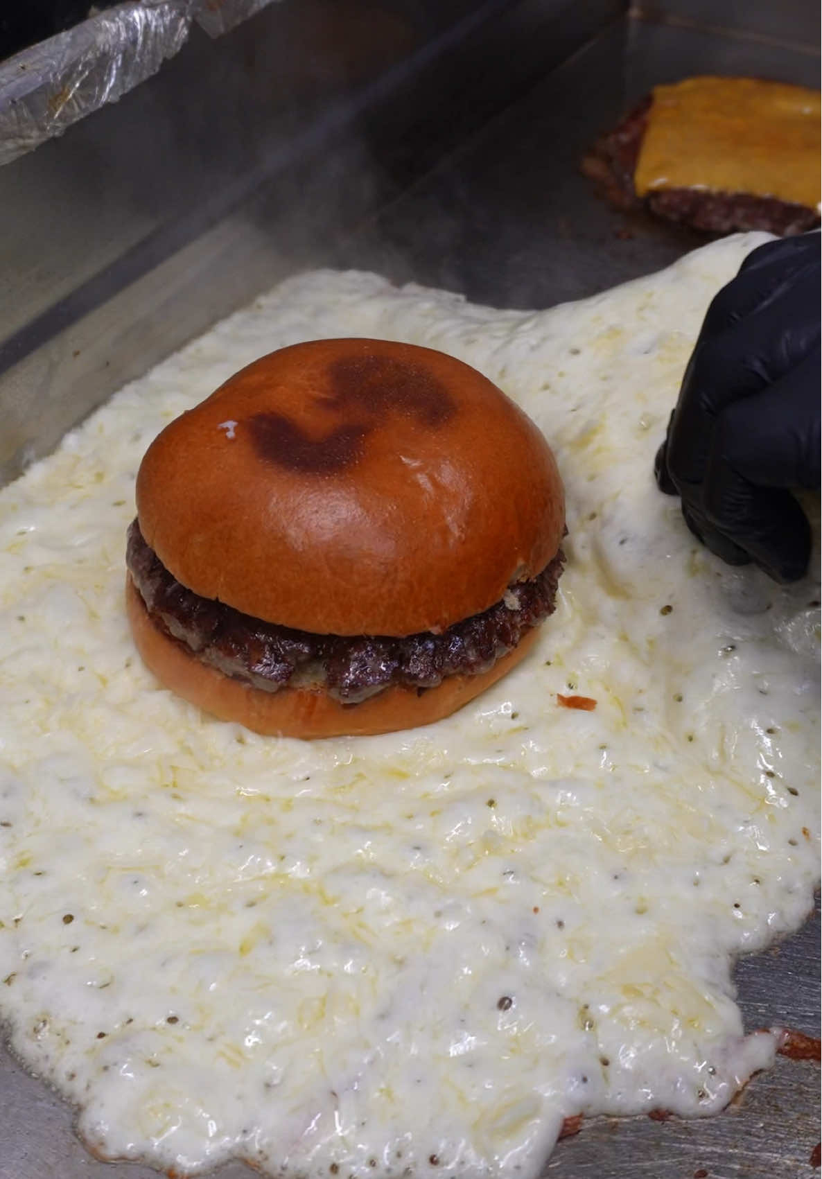 Cheese covered Burger🔥🍔 #cheese #burger #vienna #croissant 