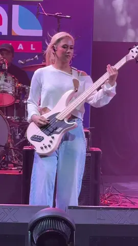 Napakaangas mo talaga @Carissa🌻🍃  #decemberavenue  #saksianglangit  #coolturalfest 