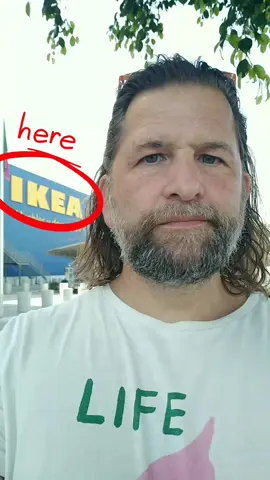 Why not? Ett stopp på IKEA var på tiden kanske...  Men sen kebab med ost? Det var.... annorlunda... är det någon som ätit det? #ikea #malaga #kebab #cheese #different @CampVan fröken Uur @-:T:- @Ture🗿🍾💸 @eyla runsten @Edinlundvall @geomak 