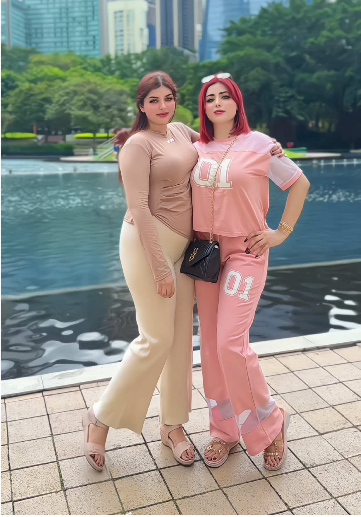 Sisters @KAINAAT 🌏  Add me on snap: heer786baloch  #heerbaloch #kainaatbaloch 