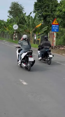 Hôm nay mấy được xuốn phố dạo 🛵 #varioclick #y15zrvietnam #xuhuongtiktok #lenxuhuong 