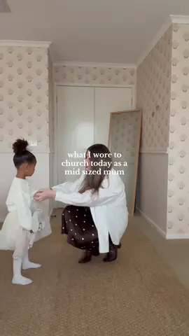 Slay the @kmart australia sporty skirt though 🤎 #OOTD #midsizefashion #mumsoftiktok #aussiemums #mumootd 