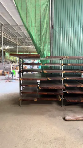 Dọn kho bàn dài gỗ me tây.  Tầm 100 tấm 