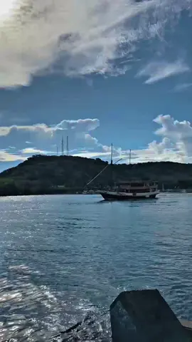 #otwlabuanbajo #kapalpesiar #naturalia crus