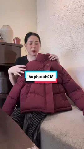 Màu đỏ này phải gọi là best seller luôn r chị em ạ. Nó đẹp, nó sang dã man #aokhoac #aophao #aophaonu #thoitrang #xuongmayphuonganh #xuhuong #phoidoxinh #outfit #viralvideo #fyp 