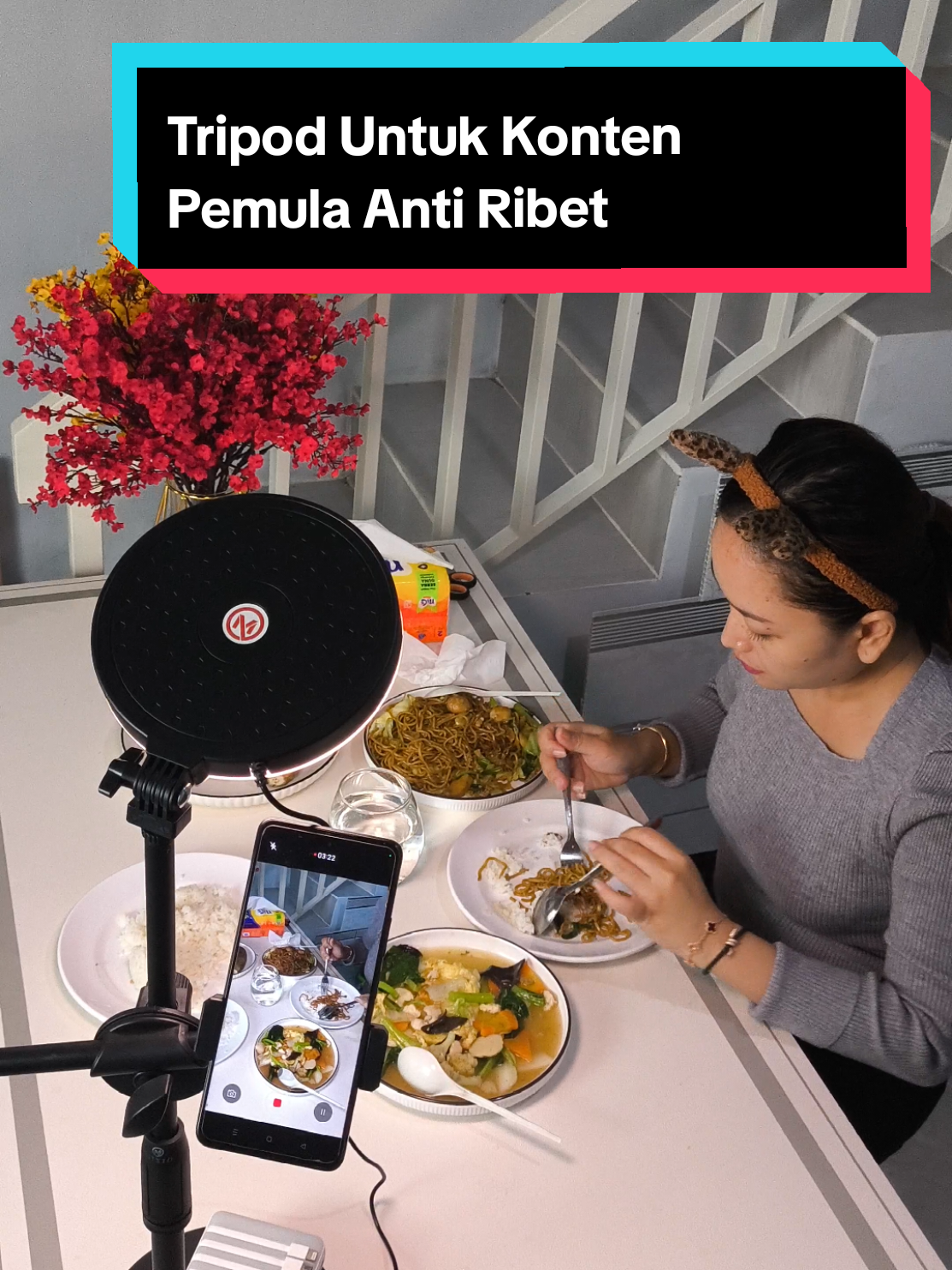 Rekomendasi tripod untuk konten Pemula anti ribet Mixio PL16 , praktis banget sudah ada lampu dan tongkatnya mudah digunakan, tinggal di colok kelistrik atau pakai powerbank juga bisa ya bun  #tripoduntukkonten  #tripodkontenpemula #tripodkontenaffiliete #tripodkontencreator #tripodmixio 