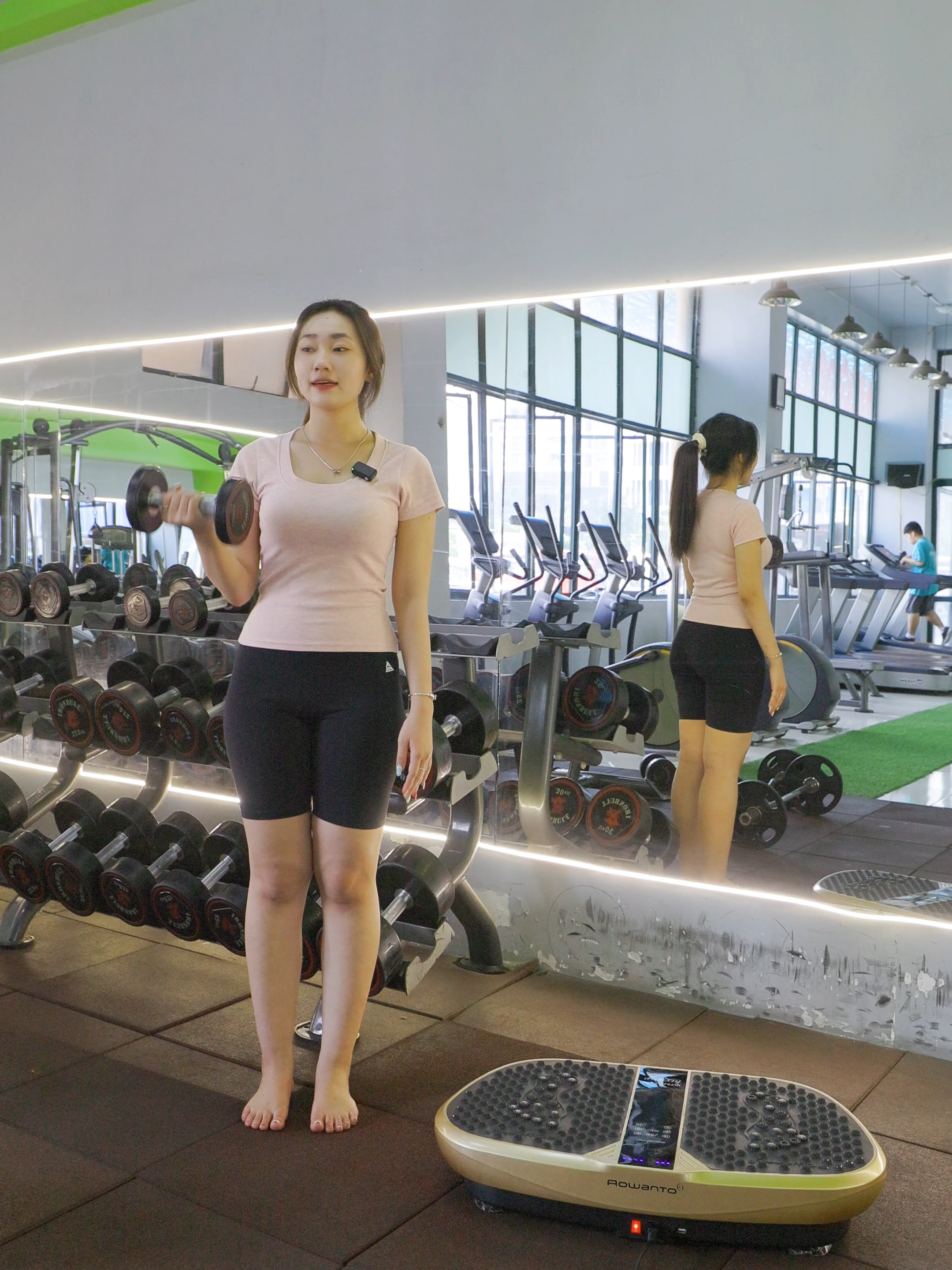 🔴 MÁY RUNG GIẢM CÂN R25 – CHỌN HÀNG XỊN, NÓI KHÔNG VỚI HÀNG LỞM! ⚠️ Đừng để vài trăm ngàn rẻ hơn… làm bạn rơi vào bẫy máy rung “giả hiệu”: – Rung cho có → KHÔNG ĐỐT MỠ – Thiết kế ọp ẹp → RUNG LỆCH, ĐAU KHỚP – Không rõ nguồn gốc → CHÁY MÁY, MẤT TIỀN OAN ✅ R25 chính hãng Rowanto – máy rung cao cấp cho người muốn giảm mỡ TOÀN THÂN TẠI NHÀ: 🔥 Công nghệ QuakeFit Pro & UltraFit Pro: rung sâu tới 950 lần/phút 🔥 SpineSync Pro bảo vệ cột sống, không rung lệch, KHÔNG ĐAU 🔥 250 cấp độ rung + 10 bài tập thiết lập sẵn 🔥 Vừa tập vừa xem phim, nghe nhạc, thư giãn mà vẫn ĐỐT MỠ CỰC MẠNH! 🎁 SALE SỐC ĐẦU THÁNG 10 – GIẢM NGAY 1 TRIỆU ĐỒNG 🎁 Tặng thêm đai massage bụng DB02 + Gel tan mỡ 🎁 Bảo hành TRỌN ĐỜI – Đổi trả 30 ngày 📦 HÀNG CHÍNH HÃNG TỪ REXIN.VN – CÓ HÓA ĐƠN, CÓ TEM BẢO HÀNH 👉 Đừng liều mạng với máy “lởm” 👉 Chọn ngay R25 – GIẢM MỠ AN TOÀN – HIỆU QUẢ THẬT! 📩 Inbox ngay để giữ ưu đãi và kiểm tra chính hãng!