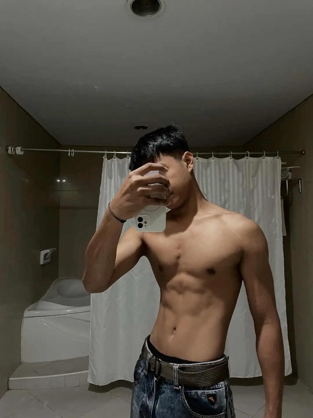 pesona cogan manis berotot cakep tinggi lagi pamer otot dan roti sobeknya 😲  #cogan #coganrotisobek #sixpack 