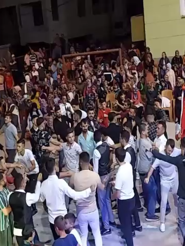 Sarıveliler Dumlugöze Düğünleri. Kara tavuk kız gibi  Kanatları saz gibi.Niyazi BAHŞİ