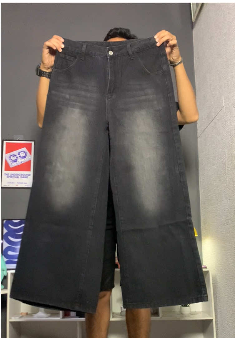 Yang bingung pilih ukuran komen saja tb bb kalian#baggyjeans #belilokal #ootdfashion #wibgajian 