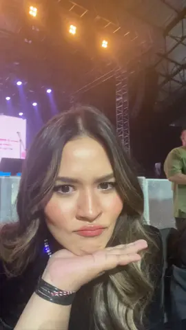 dear @Raisa ka yaya kita gantian dulu ya, sekarang waktunya aku yang peluk dan semangatin kamu. love banyak & peluk jauh kakak ku sayang ❤️ #raisa #mahaliniraharja #albumkoma #fyp #viral 