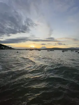 Con tim anh mang bao nhớ thương..