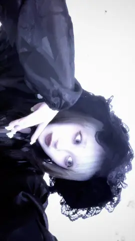 常にハロウィンマインドで生きていきたいものです🕯️ #horror #horrorlover #gothic #ボンネット #fyp 