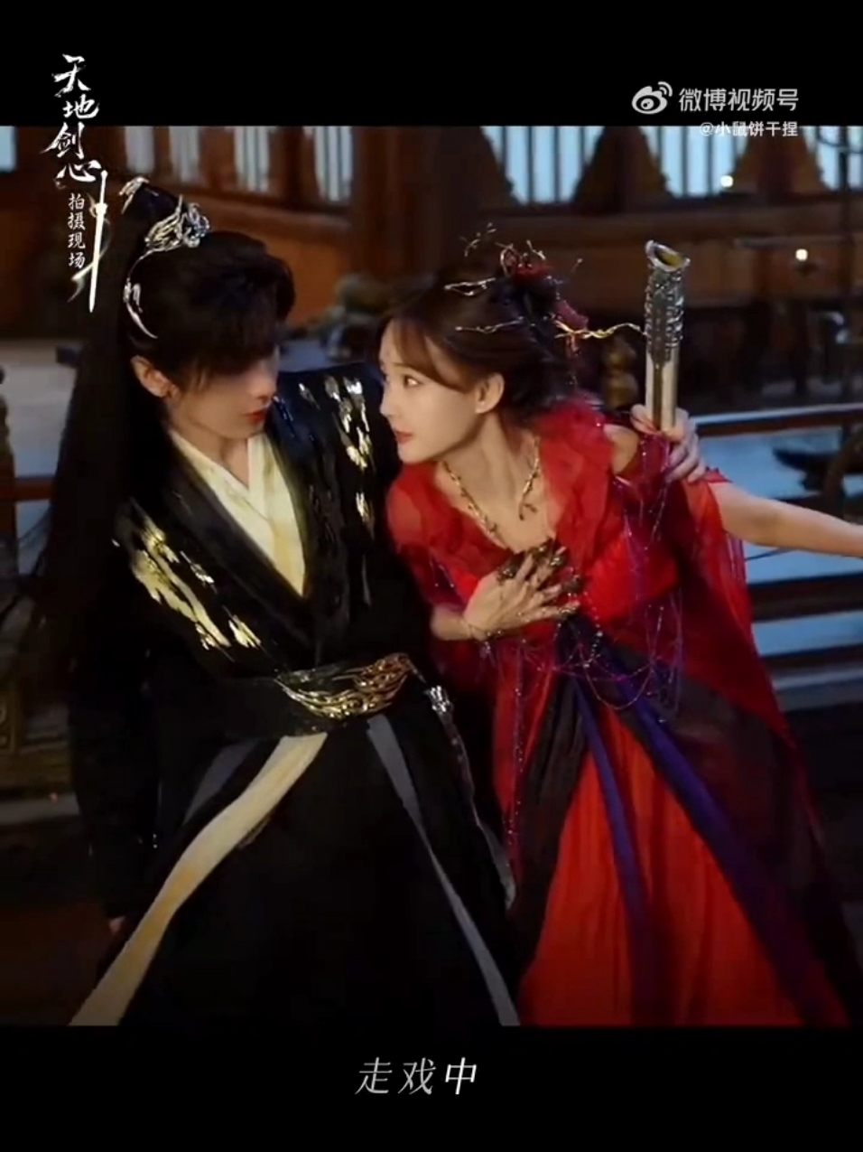 ChengYi & Li Yitong, aku suka banget sama couple ini.. ChengYi dan Yitong bisa dibilang seumuran, cakep dan cantik, imut, awet muda, kualitas acting mereka bagus dan saling imbang.. Perfect buat mereka berdua.. Aku juga suka interaksinya mereka.. Kontak fisiknya ChengYi sama lawan mainnya tuh bikin Baper.. Bapernya tuh karna suka lihat ChengYi kelihatan hangat dan akrab sama lawan mainnya.. Coz yang kutahu ChengYi tuh sikapnya kadang dingin dan malu malu sama cewek klo gak bener bener akrab.. Yah, secara ini kedua kalinya mereka reunian..🤗 Menurut aku mereka sepadan dan dilihatnya tuh serasi dr beberapa aspek, gak jomplang.. Aku sebenarnya masih berharap mereka ada project lagi..Tapi di sisi lain aku pengen ChengYi berkolaborasi sama aktris aktris lain yang belum pernah berkesempatan.. Semoga kedepannya ChengYi selalu mendapatkan lawan main yang seimbang dan cantik 😊🥰🤗 #chengyi  #fushiqi  #liyitong  #foxspiritmatchmaker 