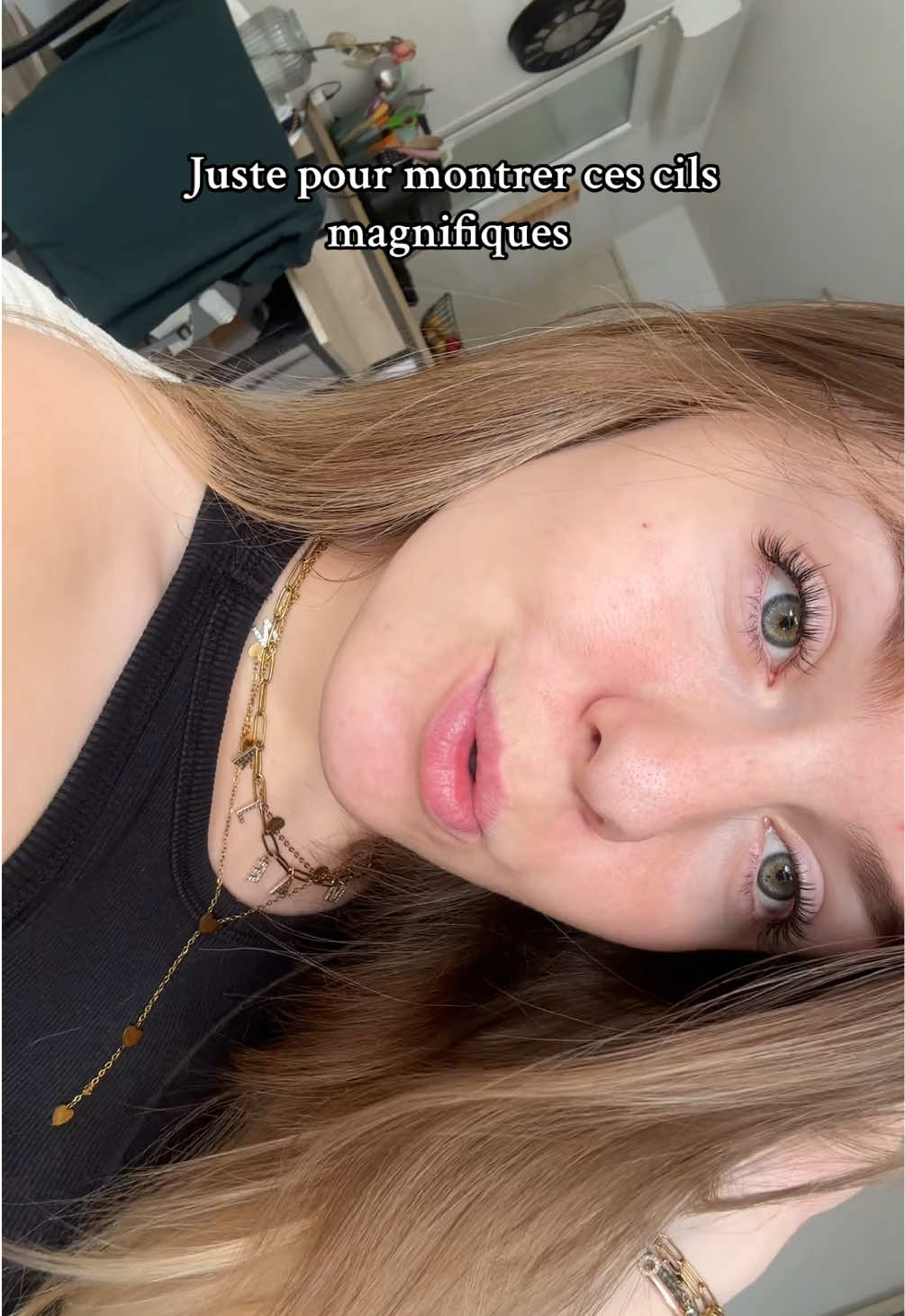 Beaucoup trop FAN 🤍                                                                                                                            #momlife #cilsmagnetique #beauteduregard #momoftiktok #girl 