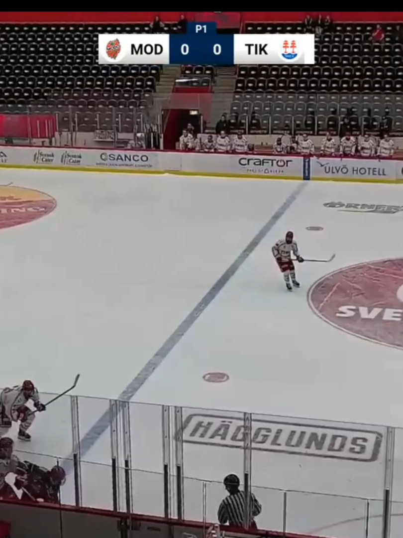 Mål. @brauer_lucas_ Assist. @alex_kristiansson08 @timraiku15  #ishockeyskill #hockeytime #hockeyseason #hockeyplayer #hockeyboys #ishockey