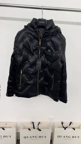Ae mùa đông này đã có áo phao DG để leo rank chưa nhỉ 😎 #thoitrangnam #aophao #xuhuong #dolcegabbana #xh 